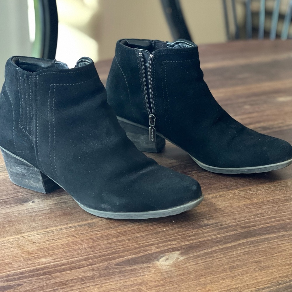 Blondo Black Chelsea Ankle Boots with Side Zipper